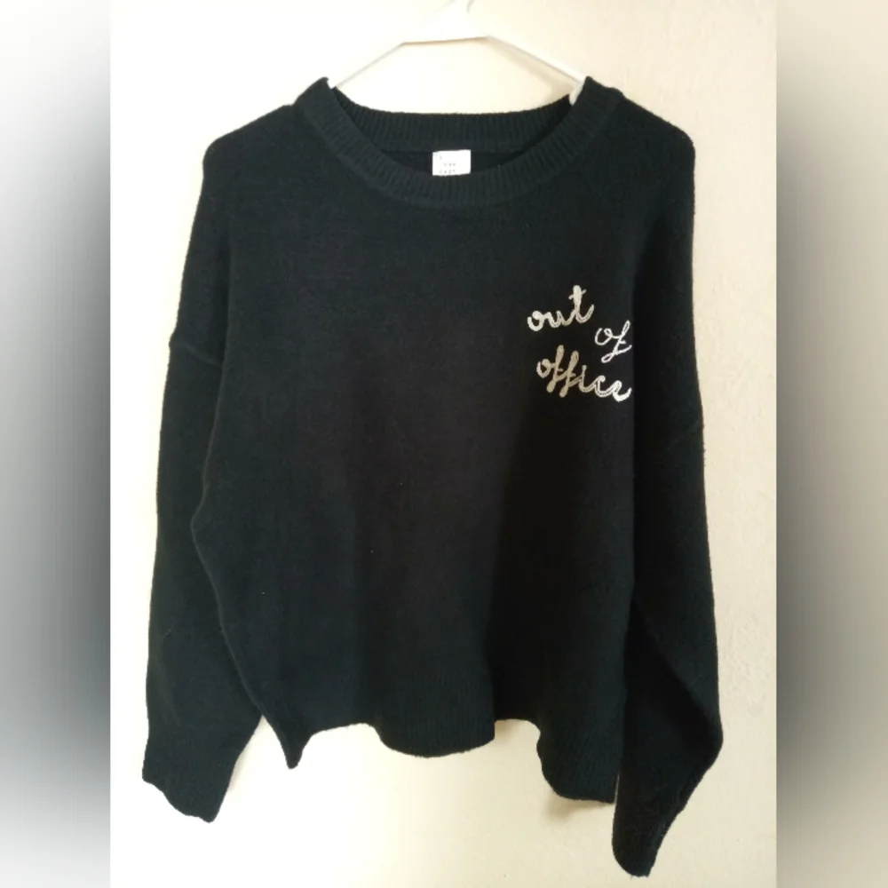 black crew neck comfy sweater “out of office” embroidered a new day target brand - Picture 1 of 2